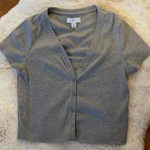 Super cute button down “TOPSHOP” crop top!